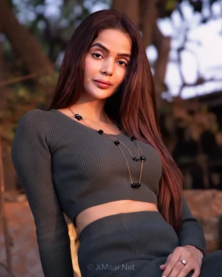 Riya Singh web series actress